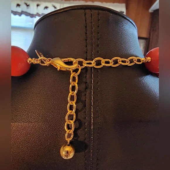 STUNNING Vintage Joan Rivers Classics Bold Coral Bead Statement Necklace NWOT - Picture 6 of 6